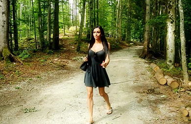 Behind the scenes outdoors Horny Kimber strips & pees